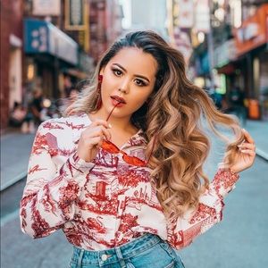 Meet your Posher, Mia